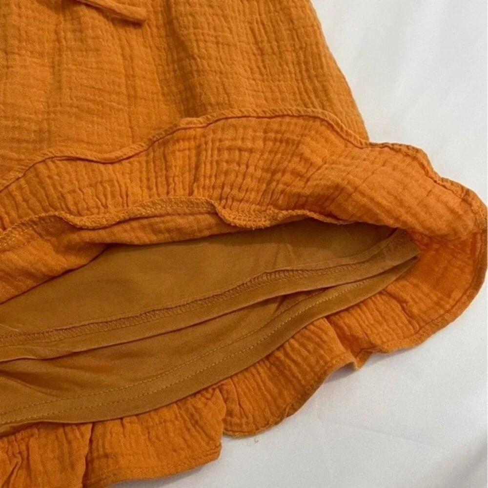 NWT ‘ NEW IN ‘ Gauze Lined Shorts with Ruffle Hem l‎ Size LARGE